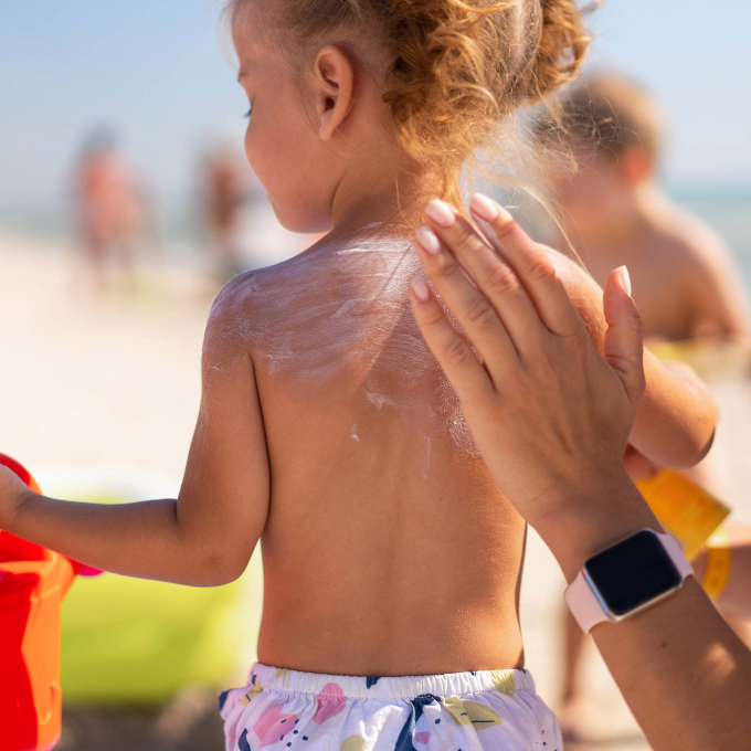 Creme solari con filtri fisici o chimici: quali scegliere?